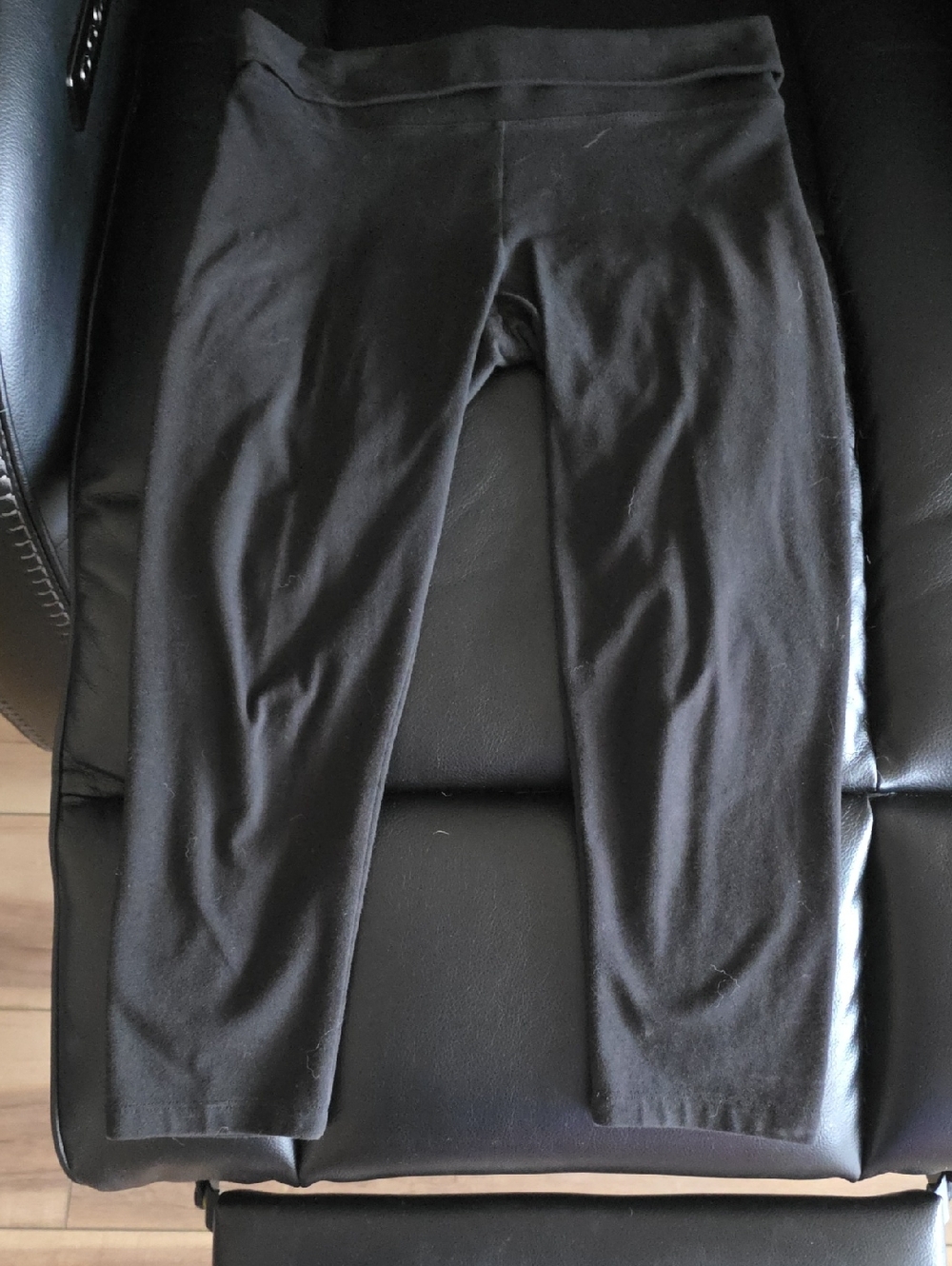 Victoria's Secret Solid Black Cropped Leggings